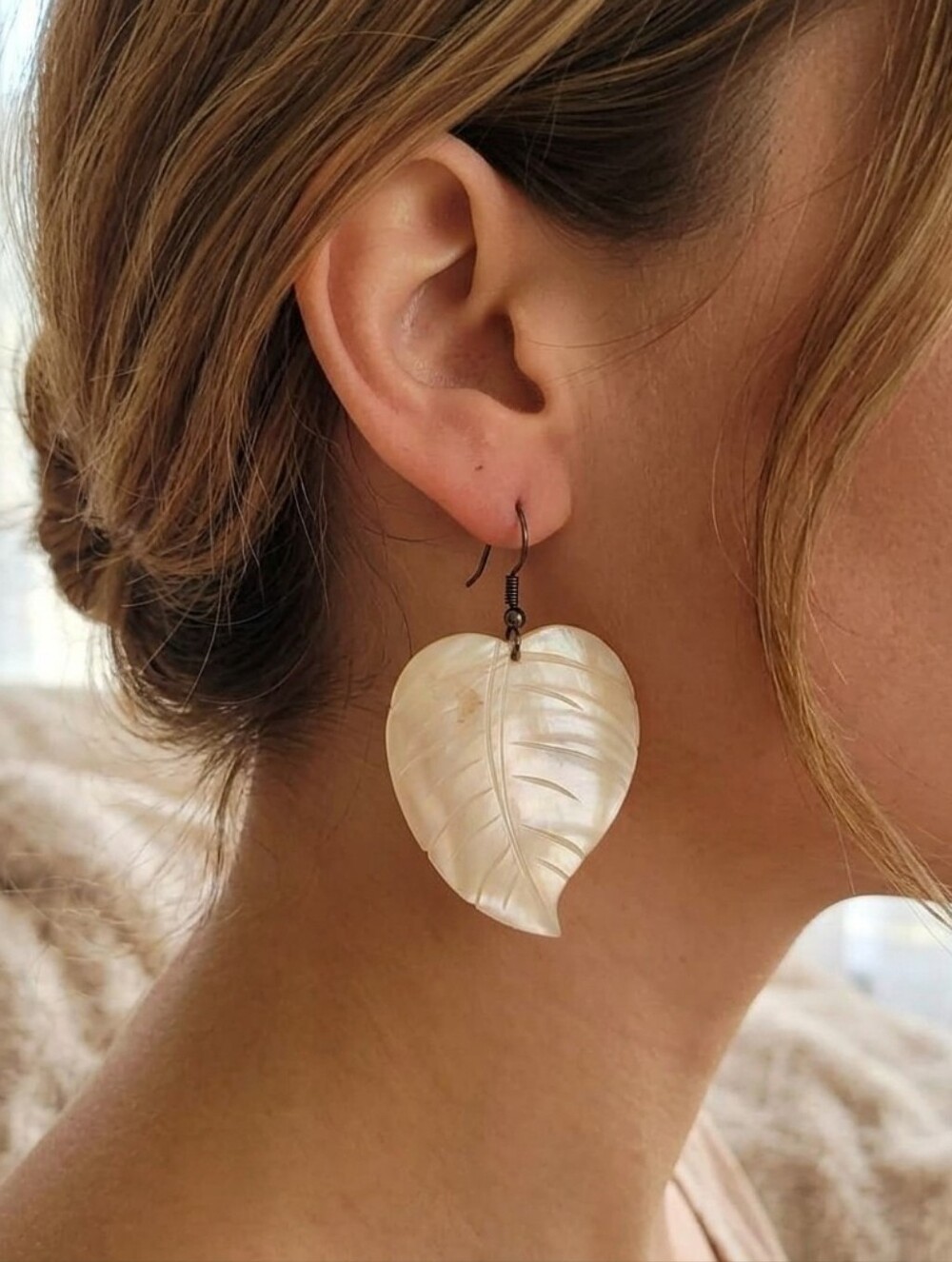 Mother of pearl shell leaf earrings